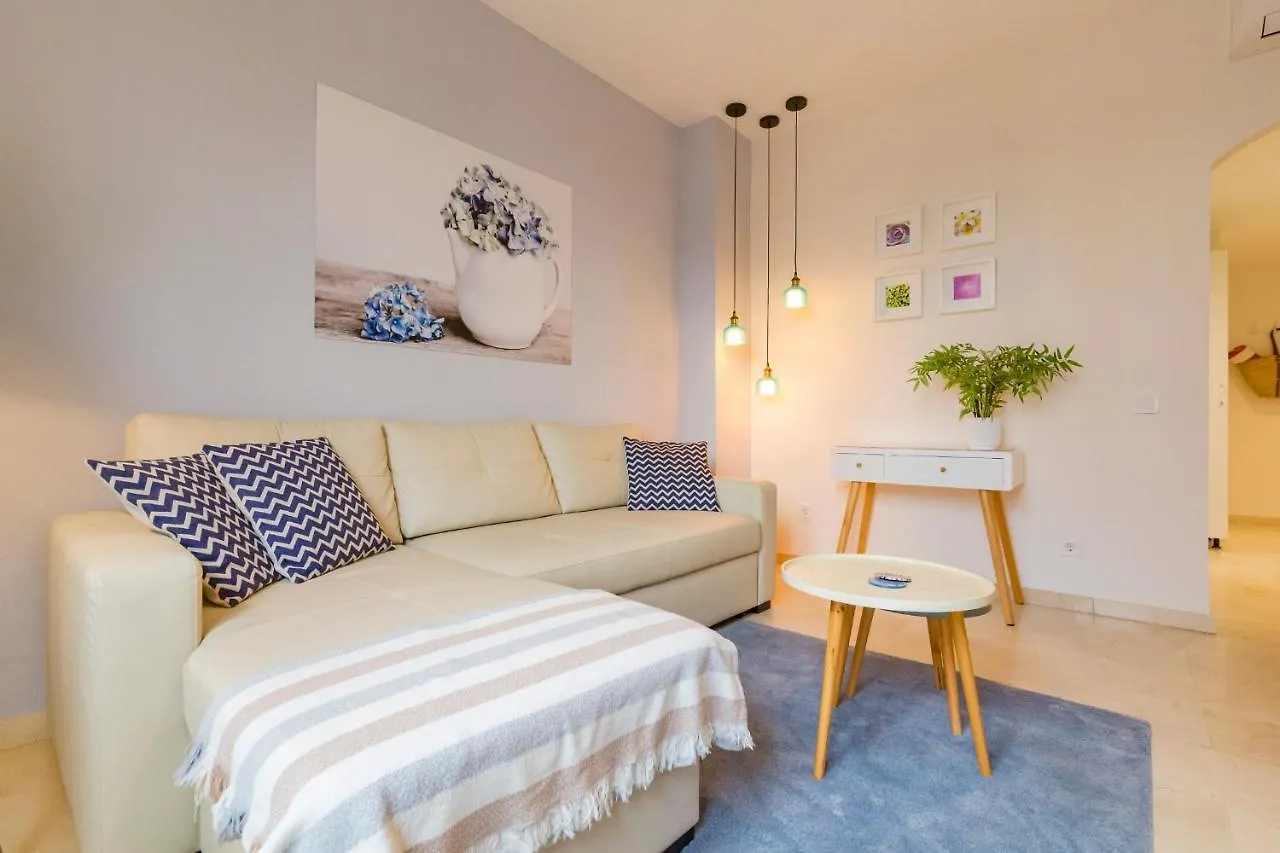 Agua VI & Seasonal Pool By Ele Apartments Malaga
